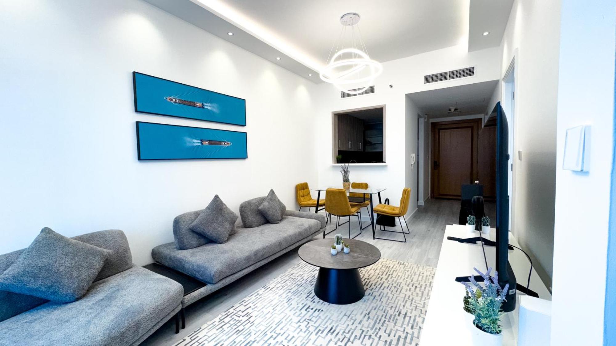 Marina - Elegant Design 1bhk - Iris Blue Apartment