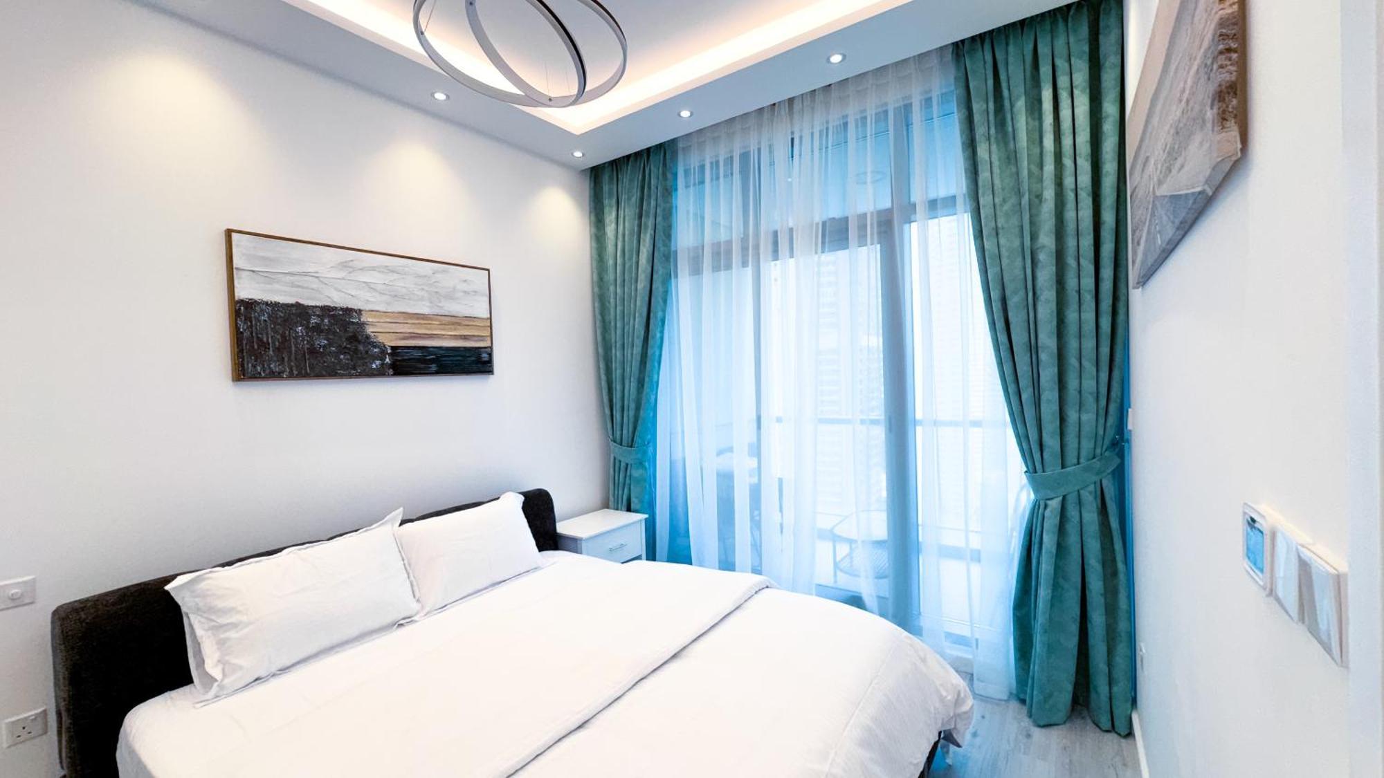 Marina - Elegant Design 1bhk - Iris Blue Dubai