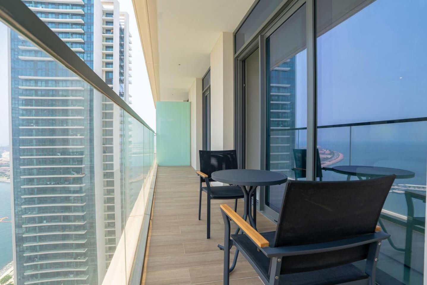 Private Access 1 Bedroom - Beachfront Apartment *