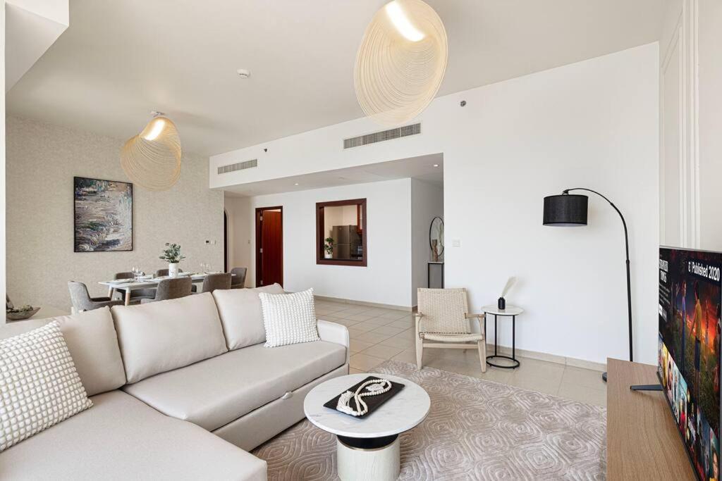 Daire Eye & Sea View, 1-min Walk To Jbr Beach, Luxurious Retreat! Dubai
