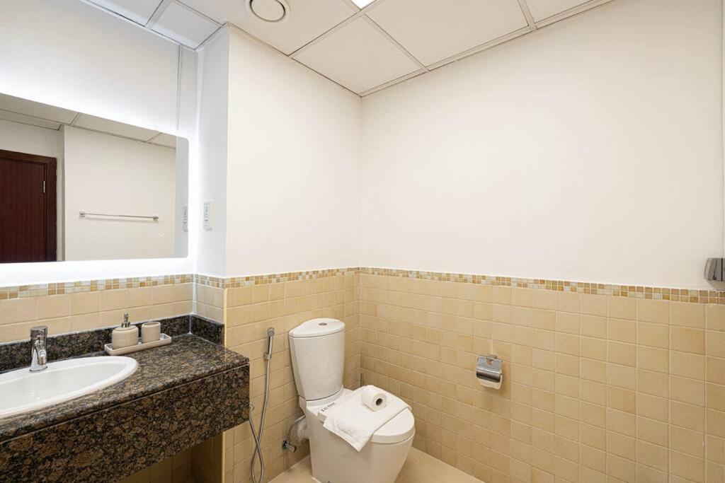 Daire Eye & Sea View, 1-min Walk To Jbr Beach, Luxurious Retreat! Dubai
