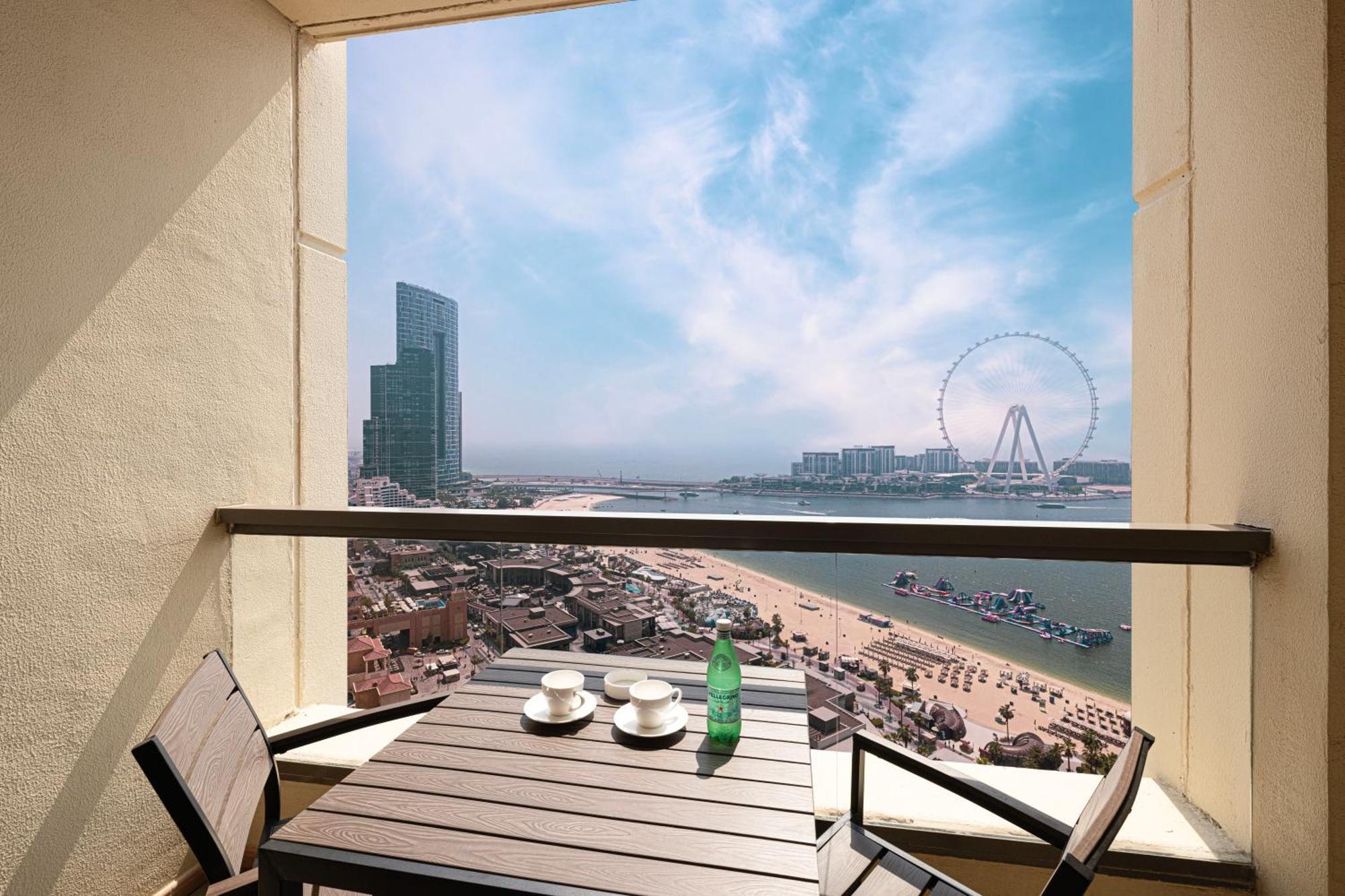 Daire Eye & Sea View, 1-min Walk To Jbr Beach, Luxurious Retreat!