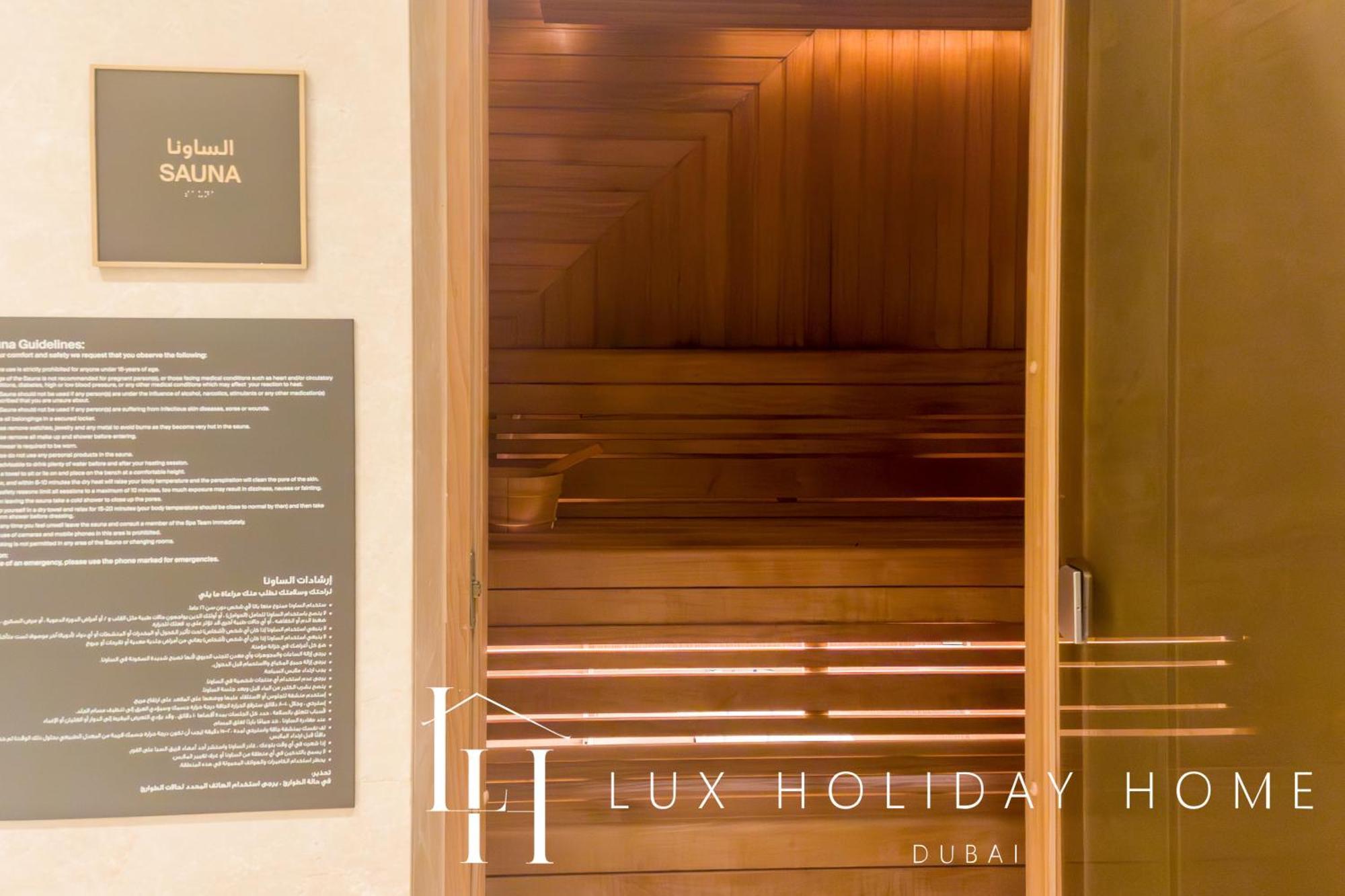 Lux Iconic Views At The Palm Tower 3