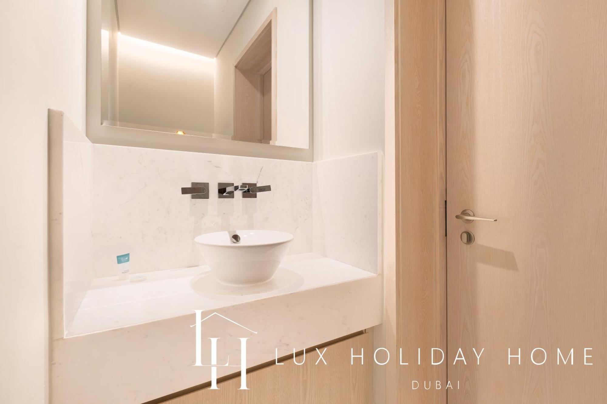 Lux Iconic Views At The Palm Tower 3 Apartment *
