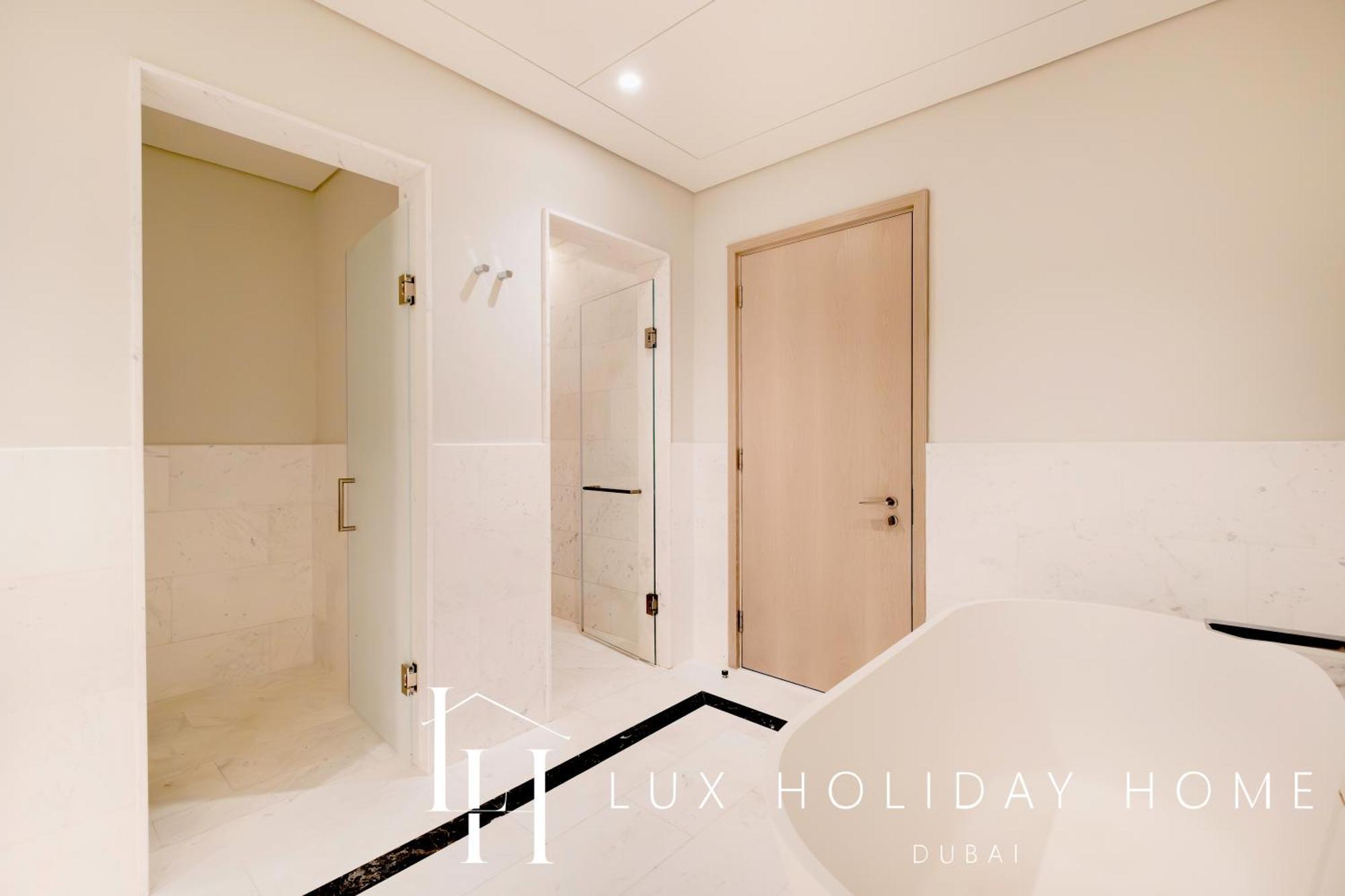 Apartment Lux Iconic Views At The Palm Tower 3 *
