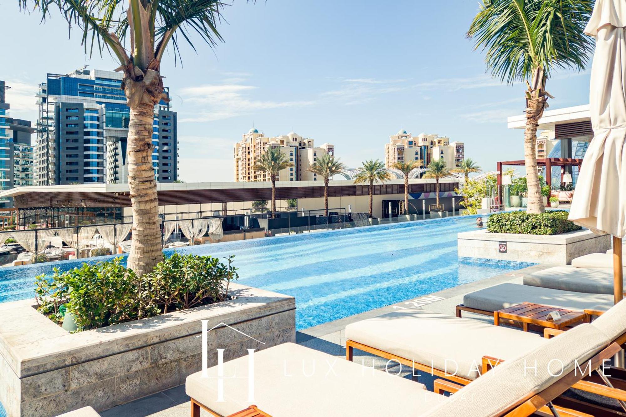 Lux Iconic Views At The Palm Tower 3 Dubai