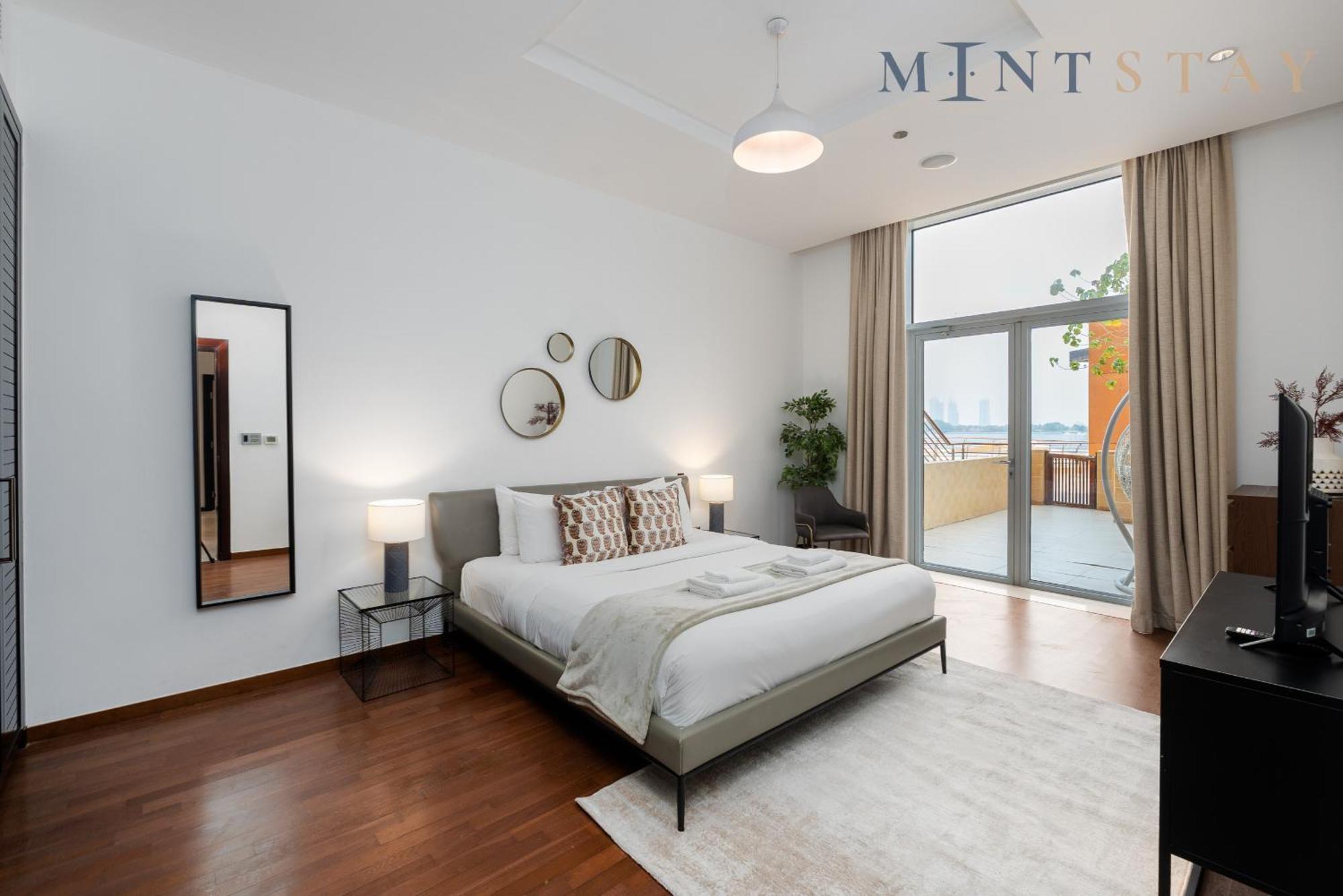 Tiara Residences, Palm Jumeirah - Mint Apartment