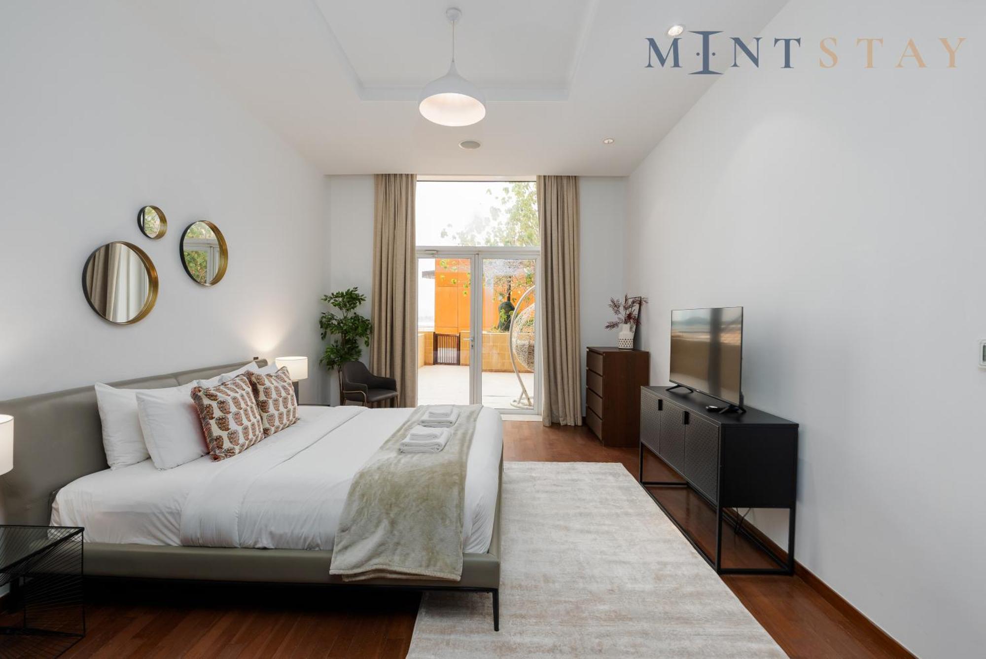 Tiara Residences, Palm Jumeirah - Mint Apartment