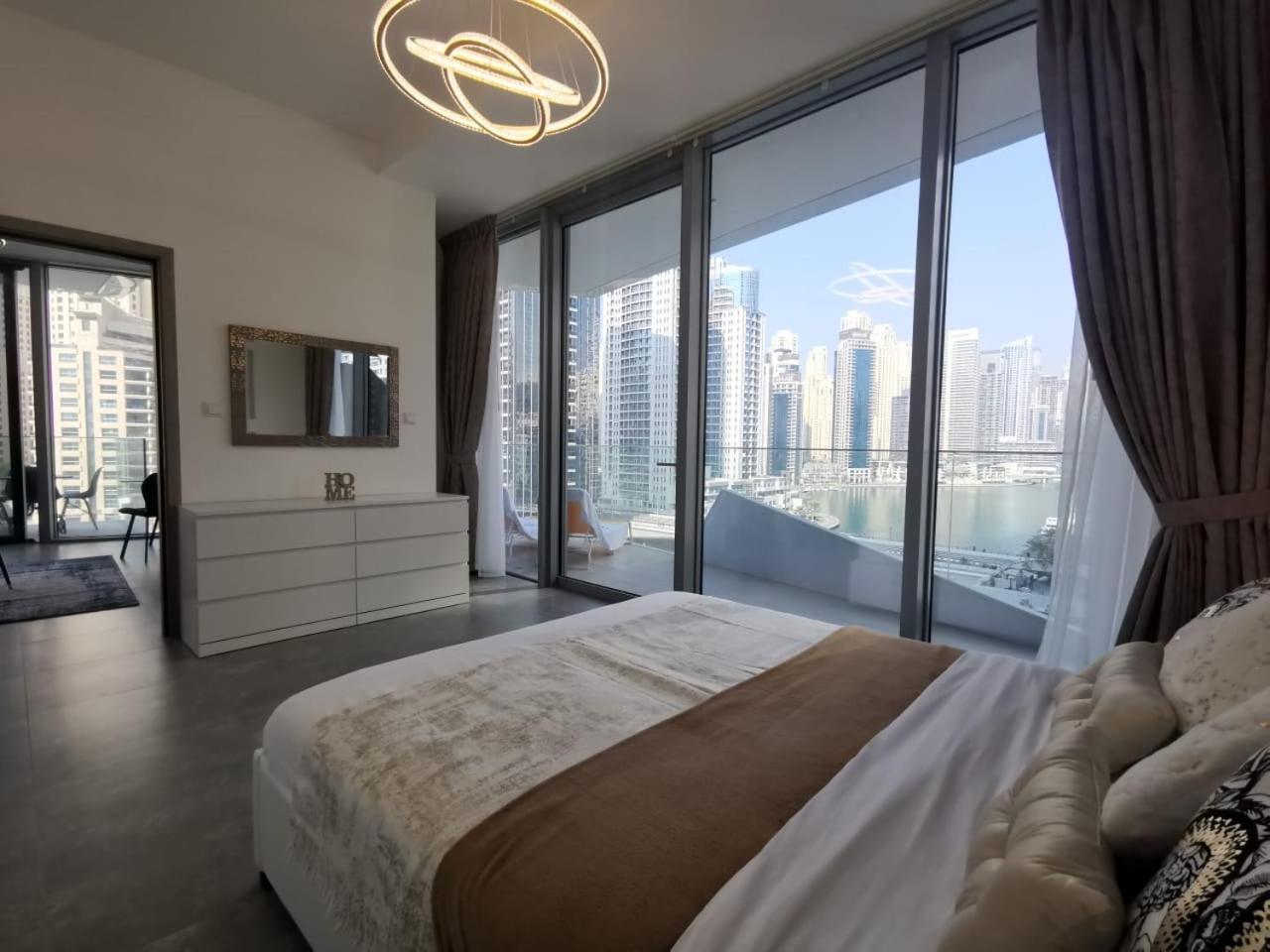 Vacay Lettings - Waterfront Luxury With Full Marina View Apartment Dubai