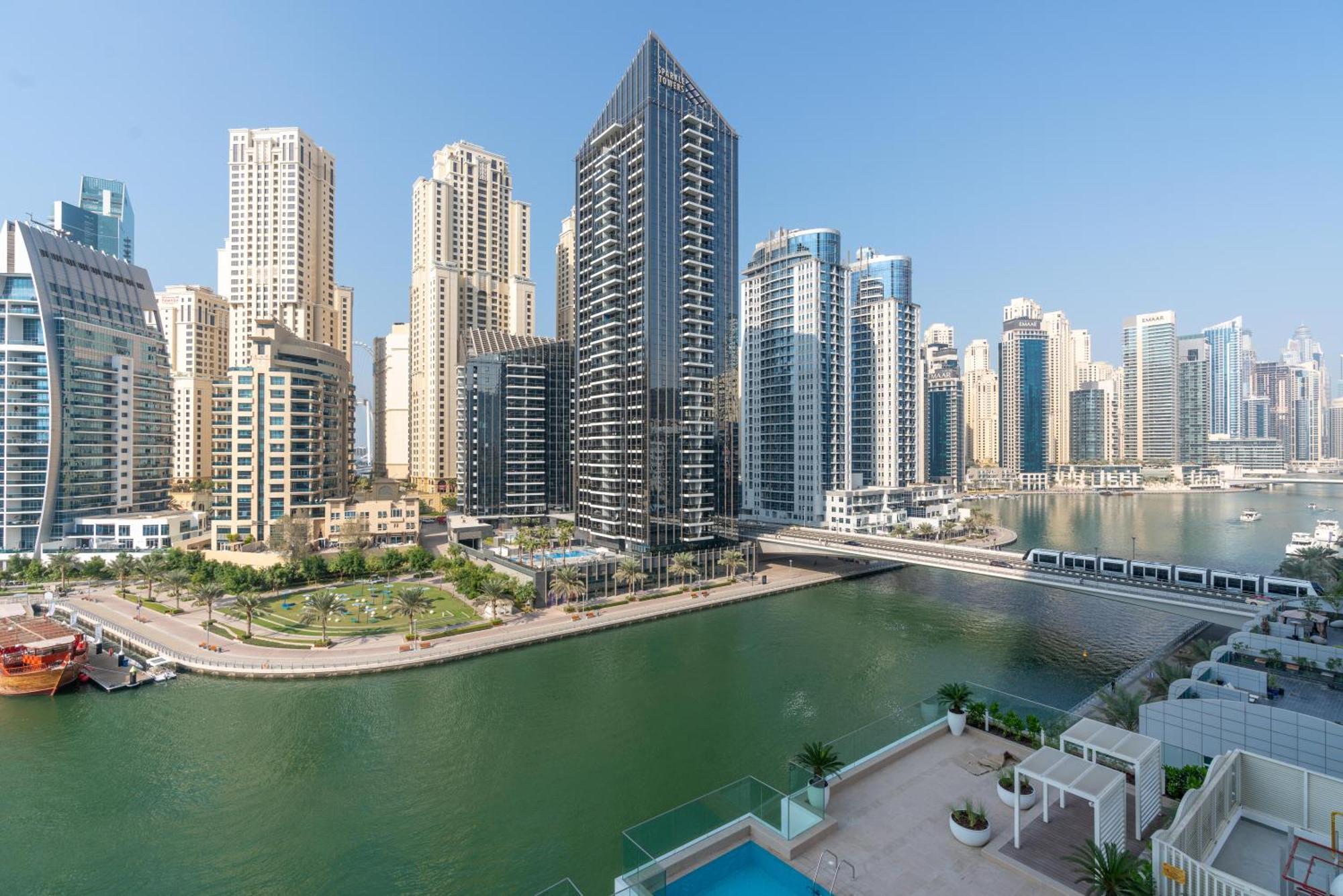 Vacay Lettings - Waterfront Luxury With Full Marina View Apartment *
