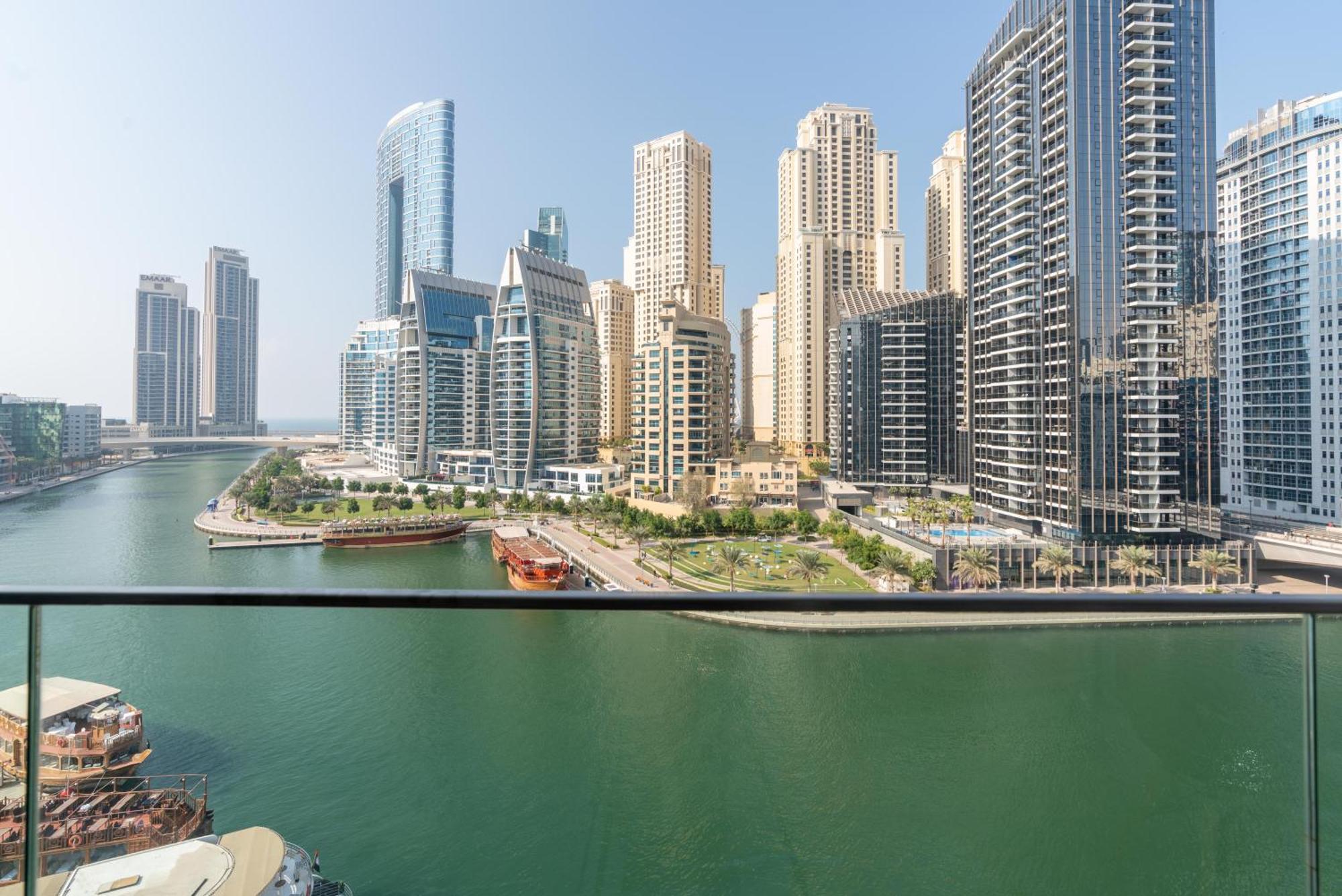 Vacay Lettings - Waterfront Luxury With Full Marina View Apartment *