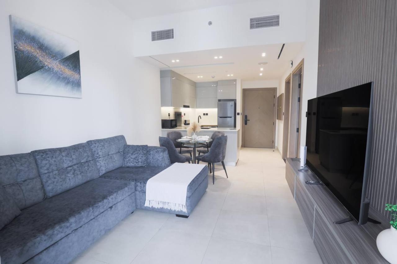 Stunning 1 Bedroom In Binghatti, Burj Khalifa View Apartment *