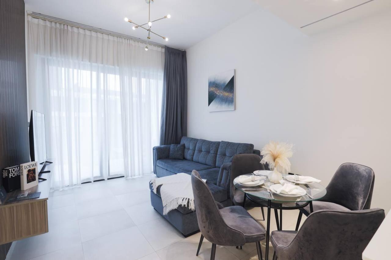 Stunning 1 Bedroom In Binghatti, Burj Khalifa View Apartment *