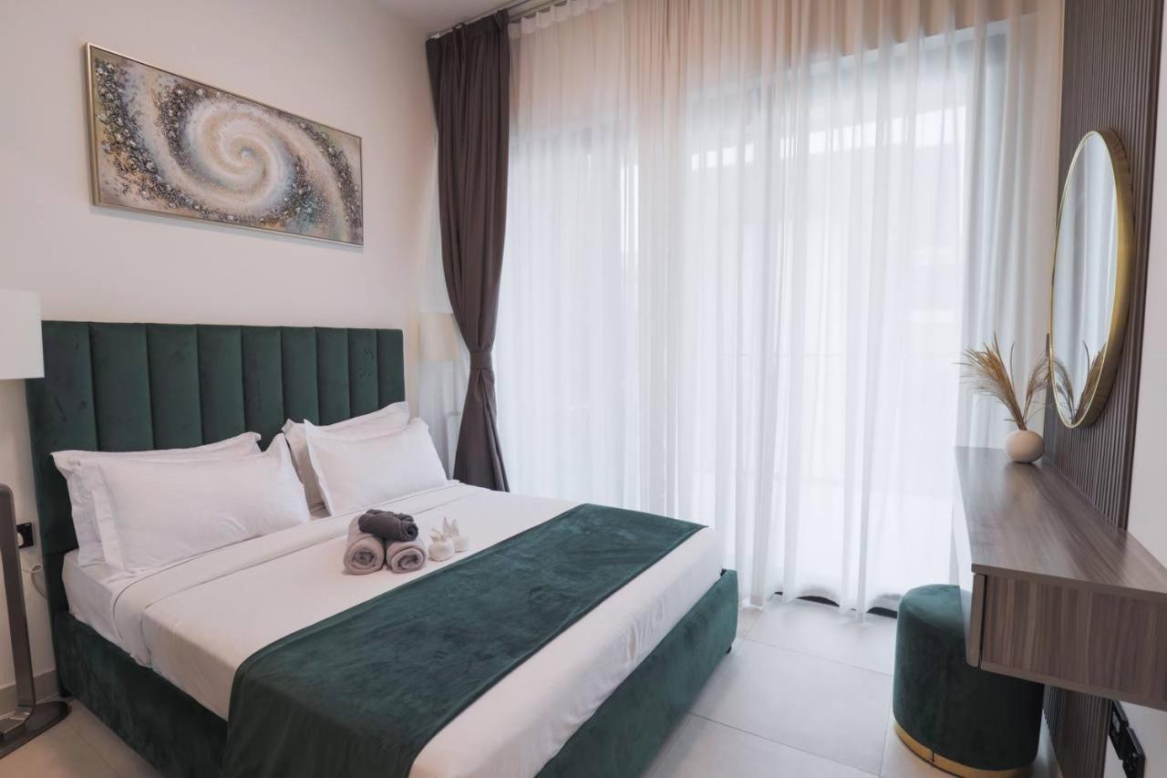 Stunning 1 Bedroom In Binghatti, Burj Khalifa View Apartment