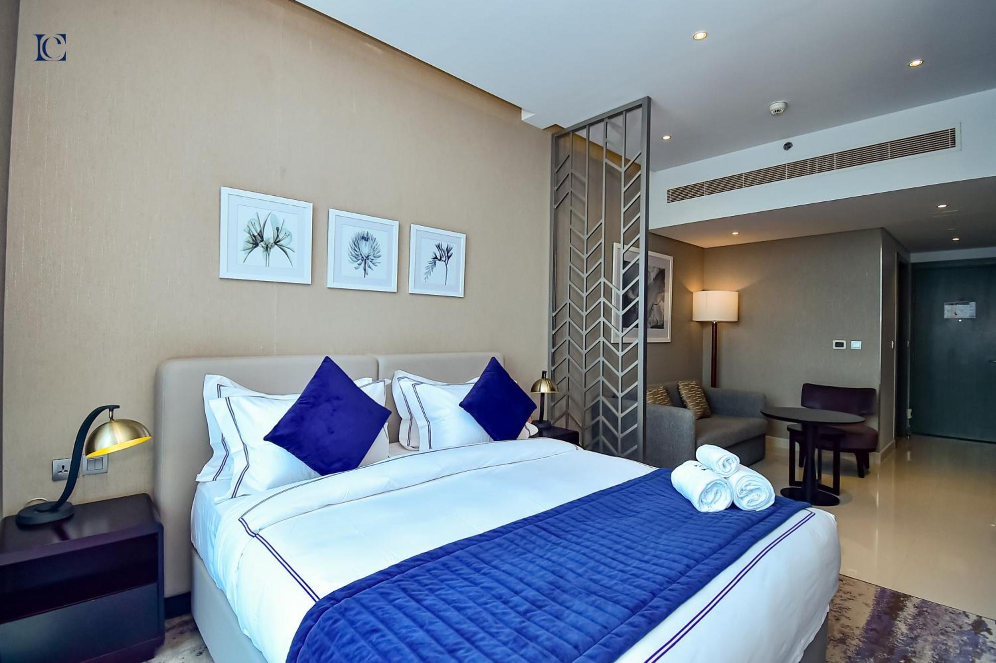 Luxury Escapes - Damac Maison Prive - Canal View Apts - Near Mall Apartment