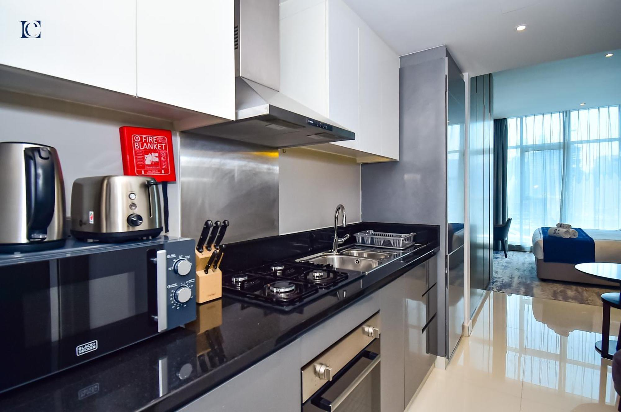 Luxury Escapes - Damac Maison Prive - Canal View Apts - Near Mall Apartment