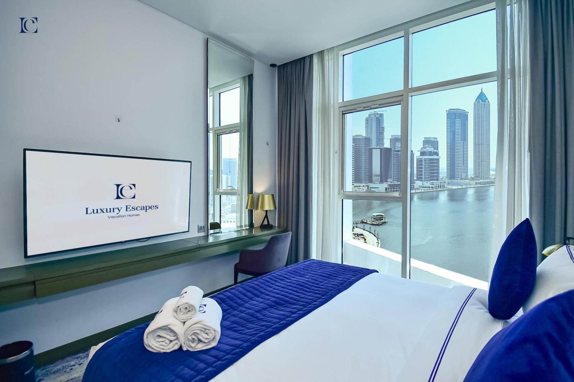 Luxury Escapes - Damac Maison Prive - Canal View Apts - Near Mall Apartment *
