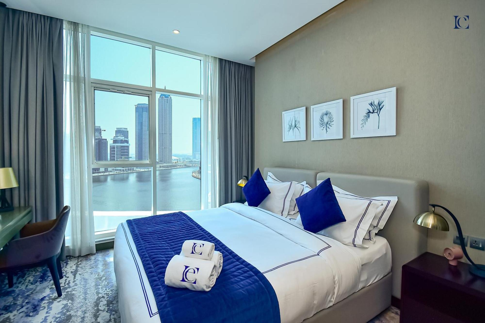 Luxury Escapes - Damac Maison Prive - Canal View Apts - Near Mall