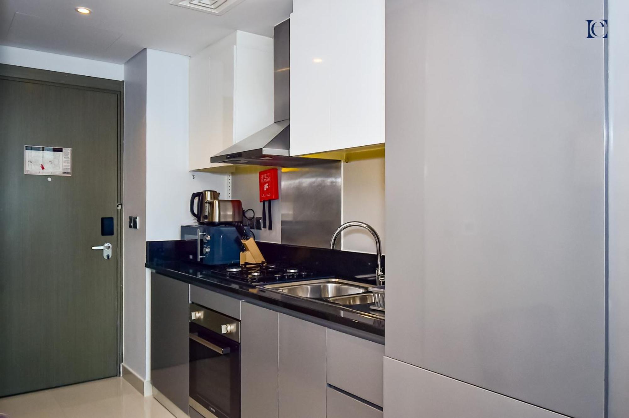 Luxury Escapes - Damac Maison Prive - Canal View Apts - Near Mall Dubai