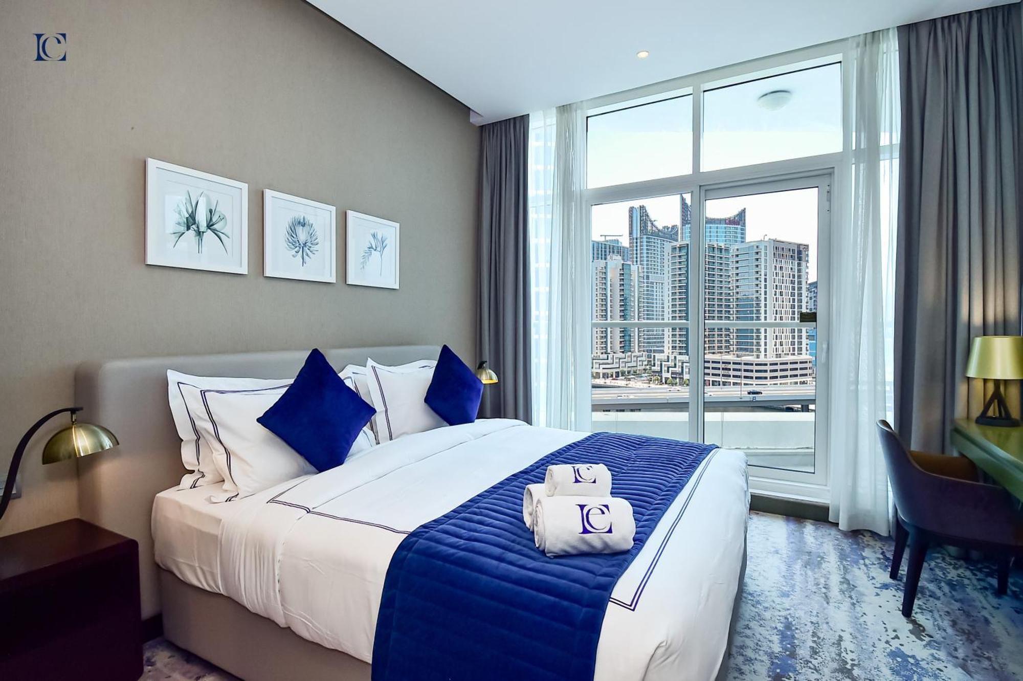 Luxury Escapes - Damac Maison Prive - Canal View Apts - Near Mall Dubai