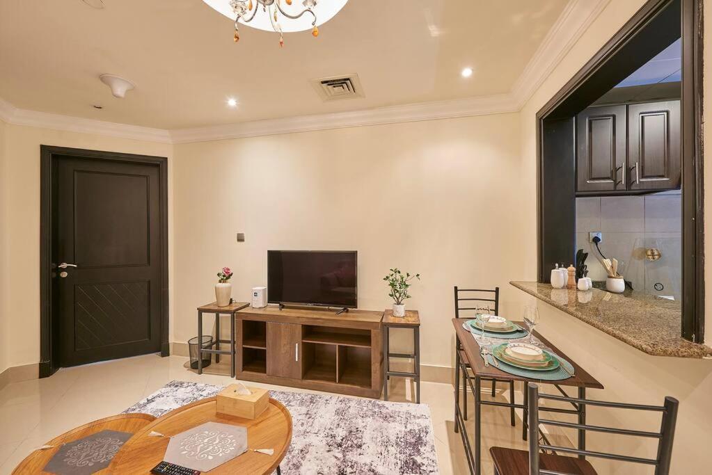 Apartment Cozy 1bedroom Skylight Le Grand Chateau Dubai