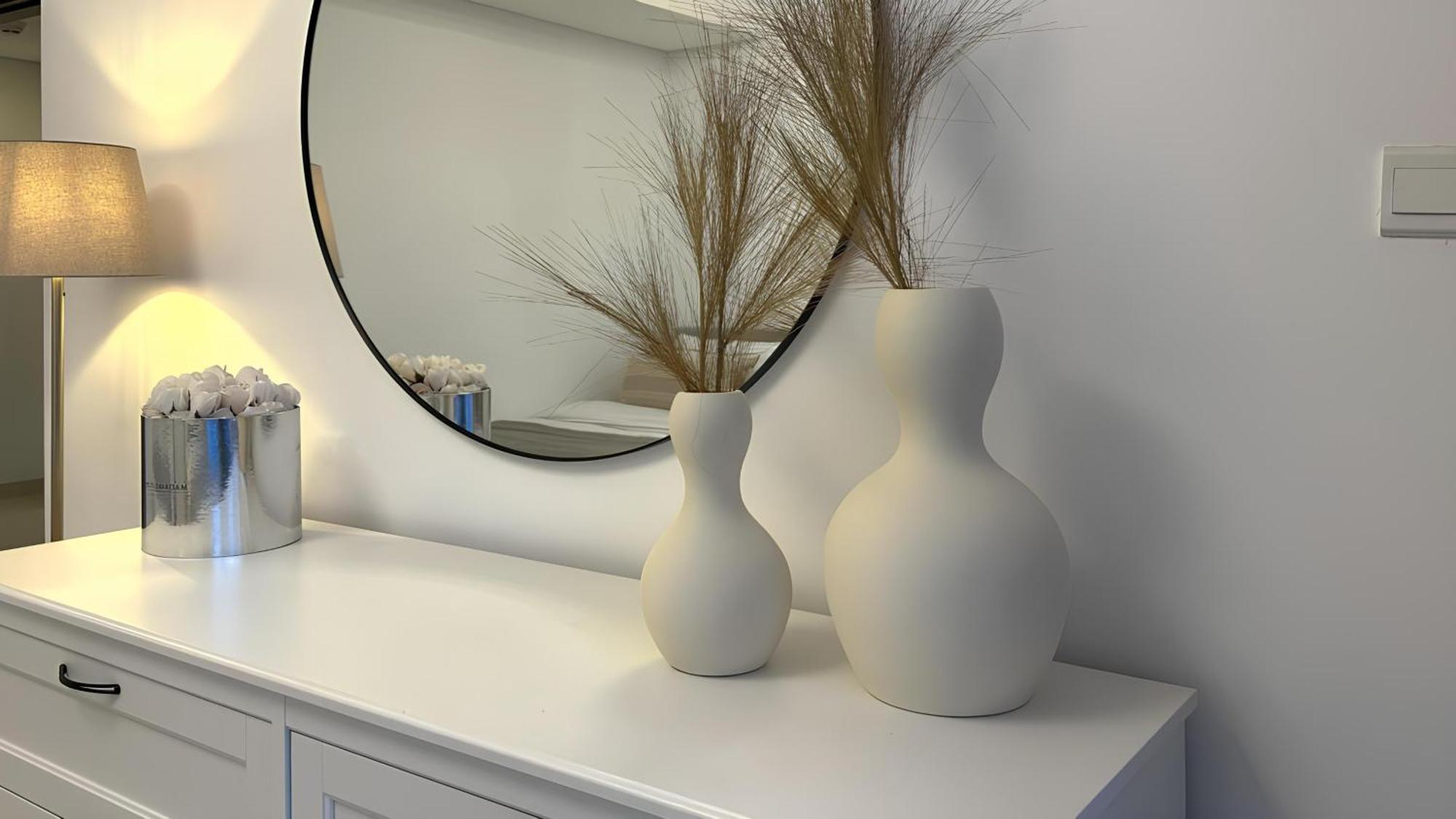 Spacious 2bdr Canal And Partial Burj Khalifa Views, Business Bay Apartment
