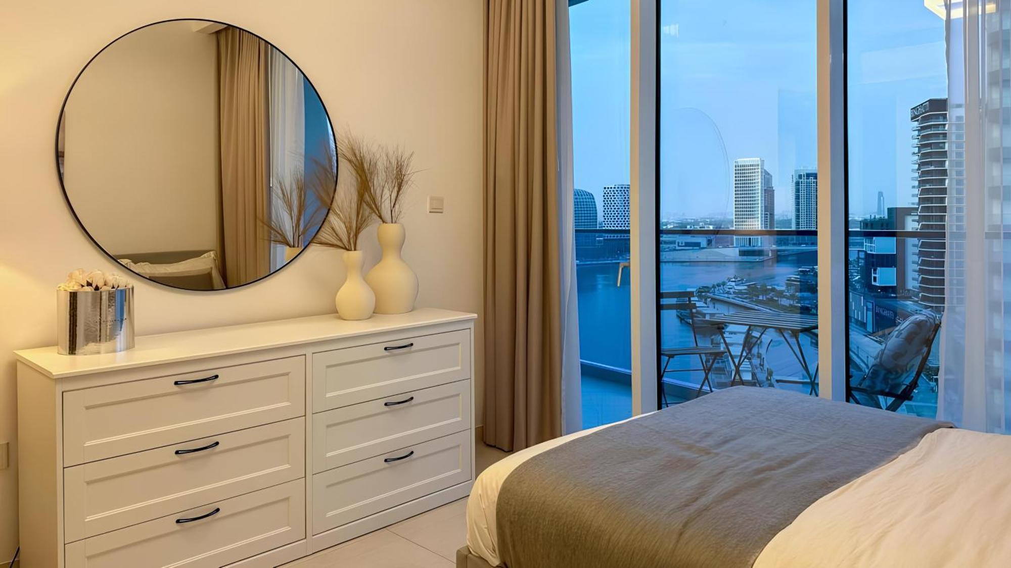 Spacious 2bdr Canal And Partial Burj Khalifa Views, Business Bay Apartment