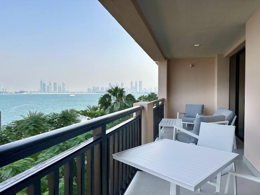 Elegantly Renovated 1br At 5 Star