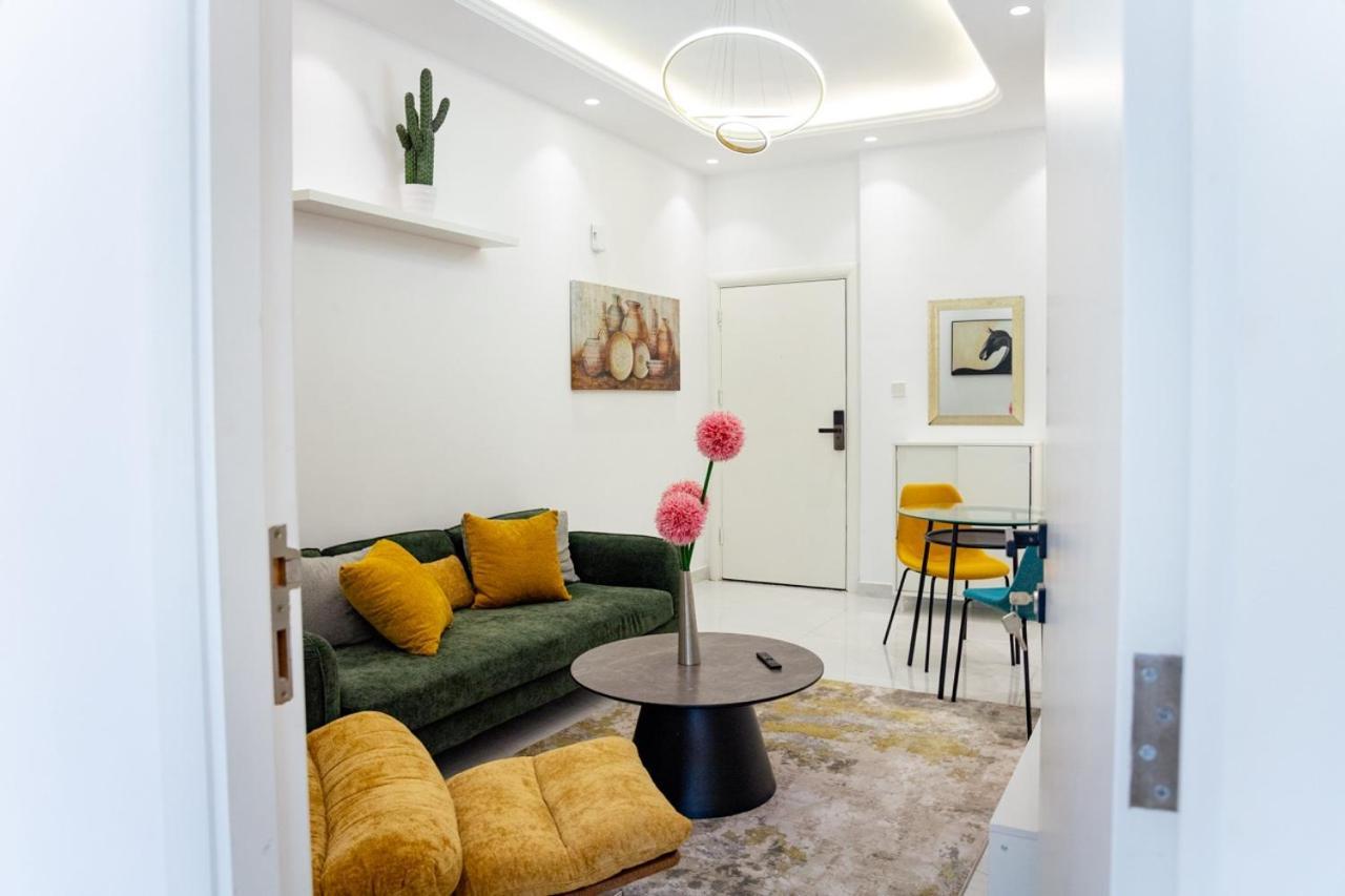 Marina - 1bhk Modish *