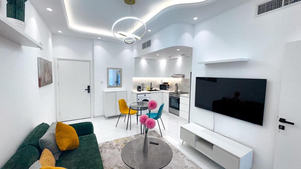 Marina - 1bhk Modish Apartment