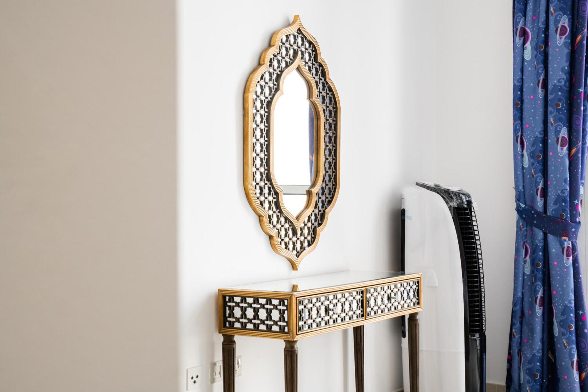 Apartment Elegant Escapes - Homely 1b In Dunya Tower