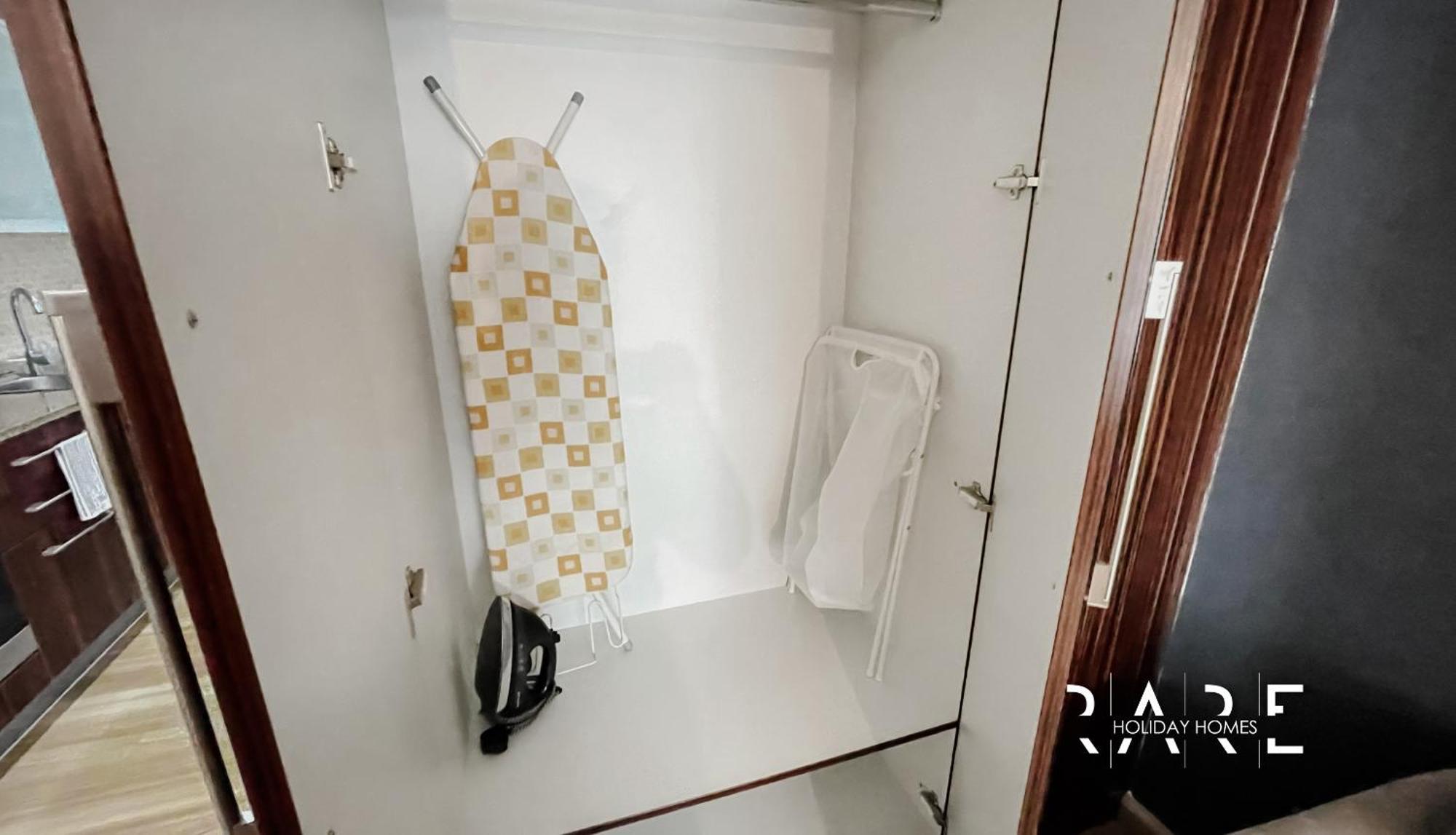Rare Homes - Goldcrest Executive - R3012 - Jumeirah Towers Apartment Dubai