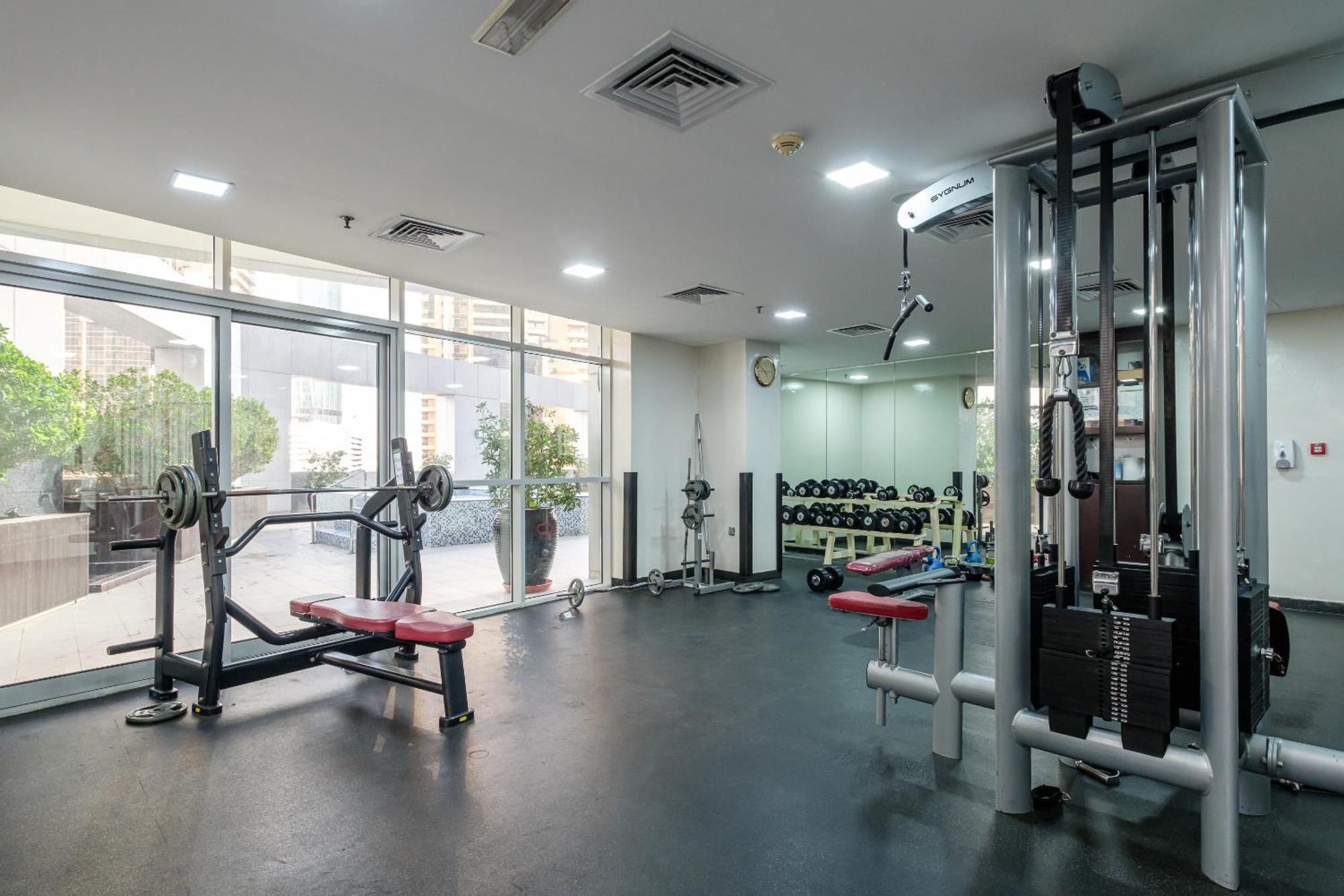 Apartment Marina & Views, Pool, Art Haven! Near Cafes