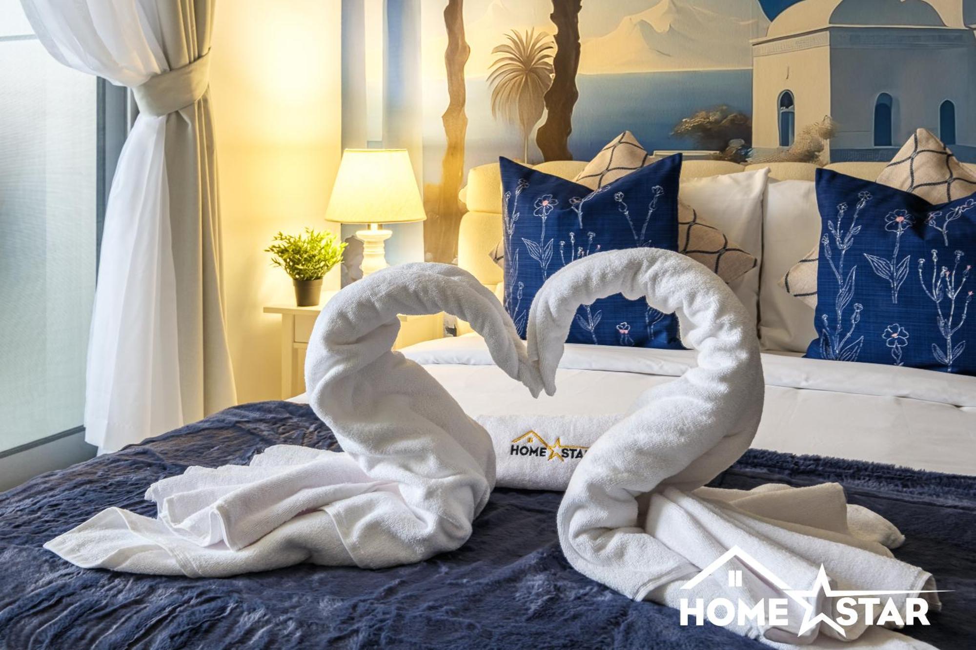 Marina & Views, Pool, Art Haven! Near Cafes Dubai
