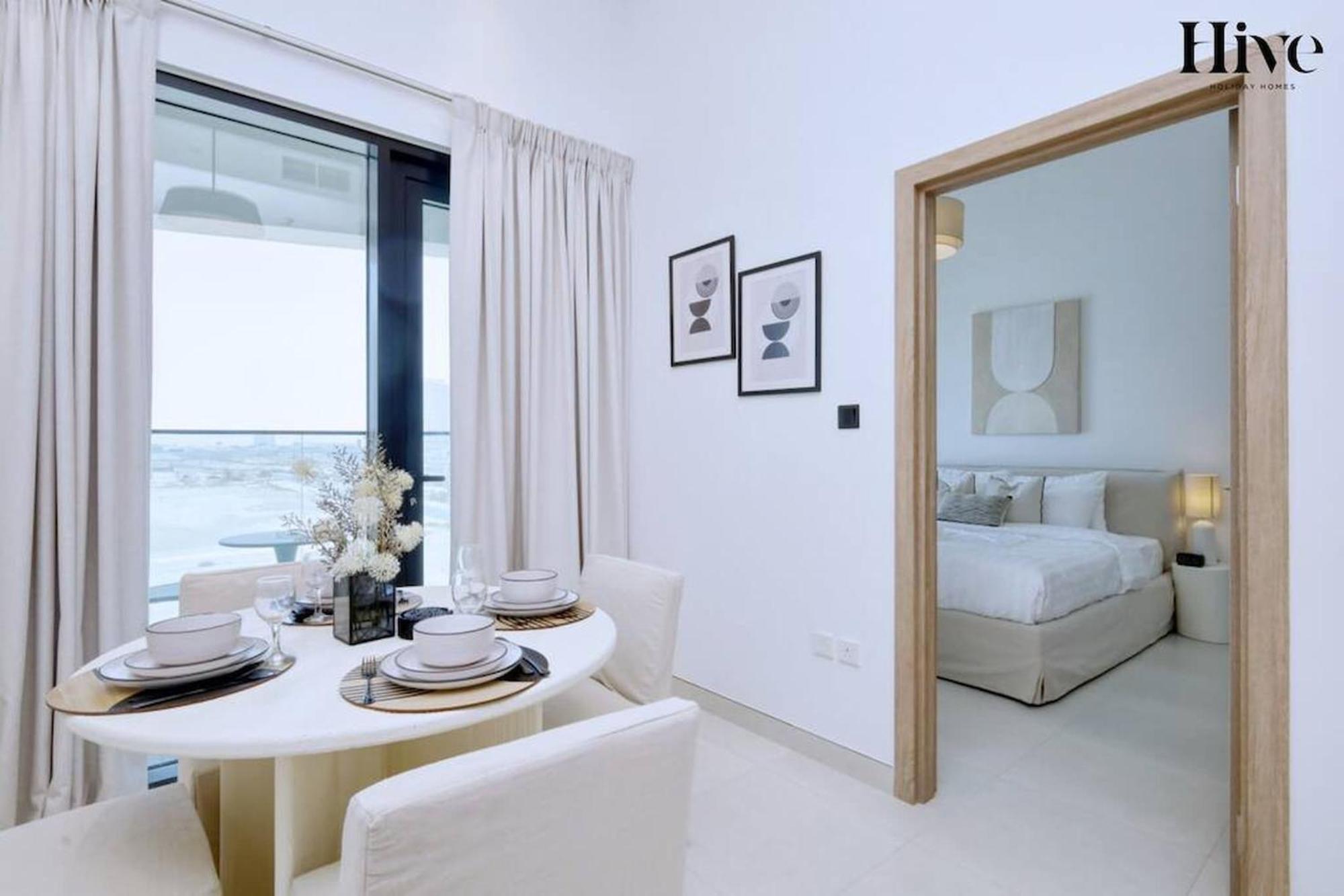 7 By Aurora 206 Apartment *