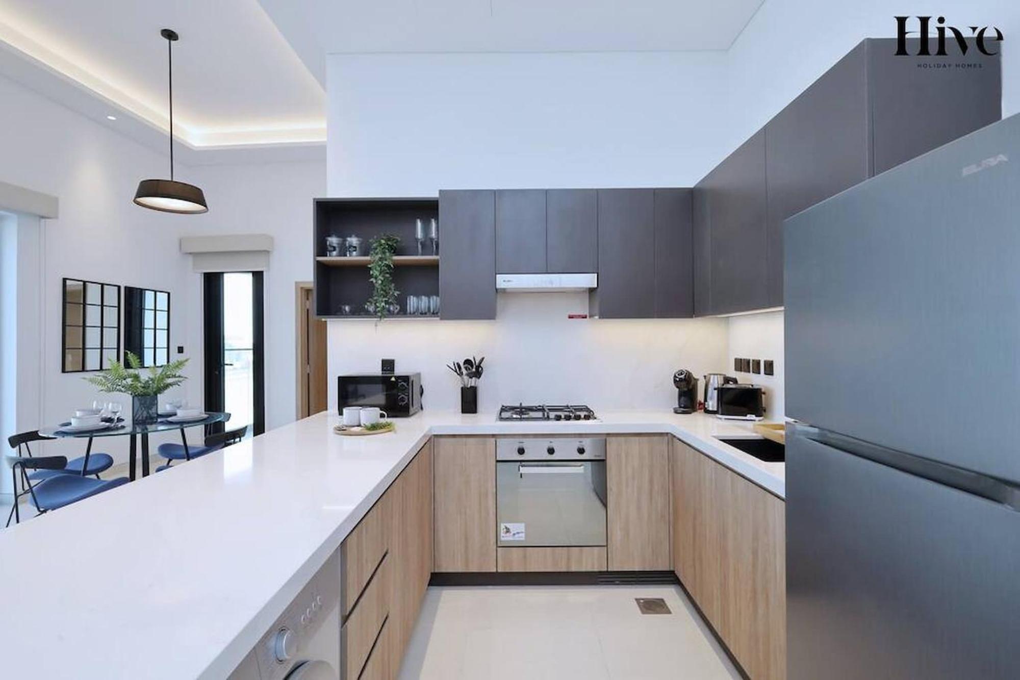 7 By Aurora 211 Apartment Dubai