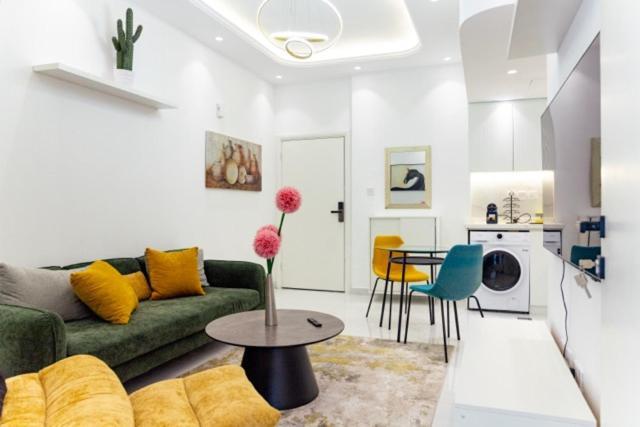 Marina - 1bhk Modish Apartment