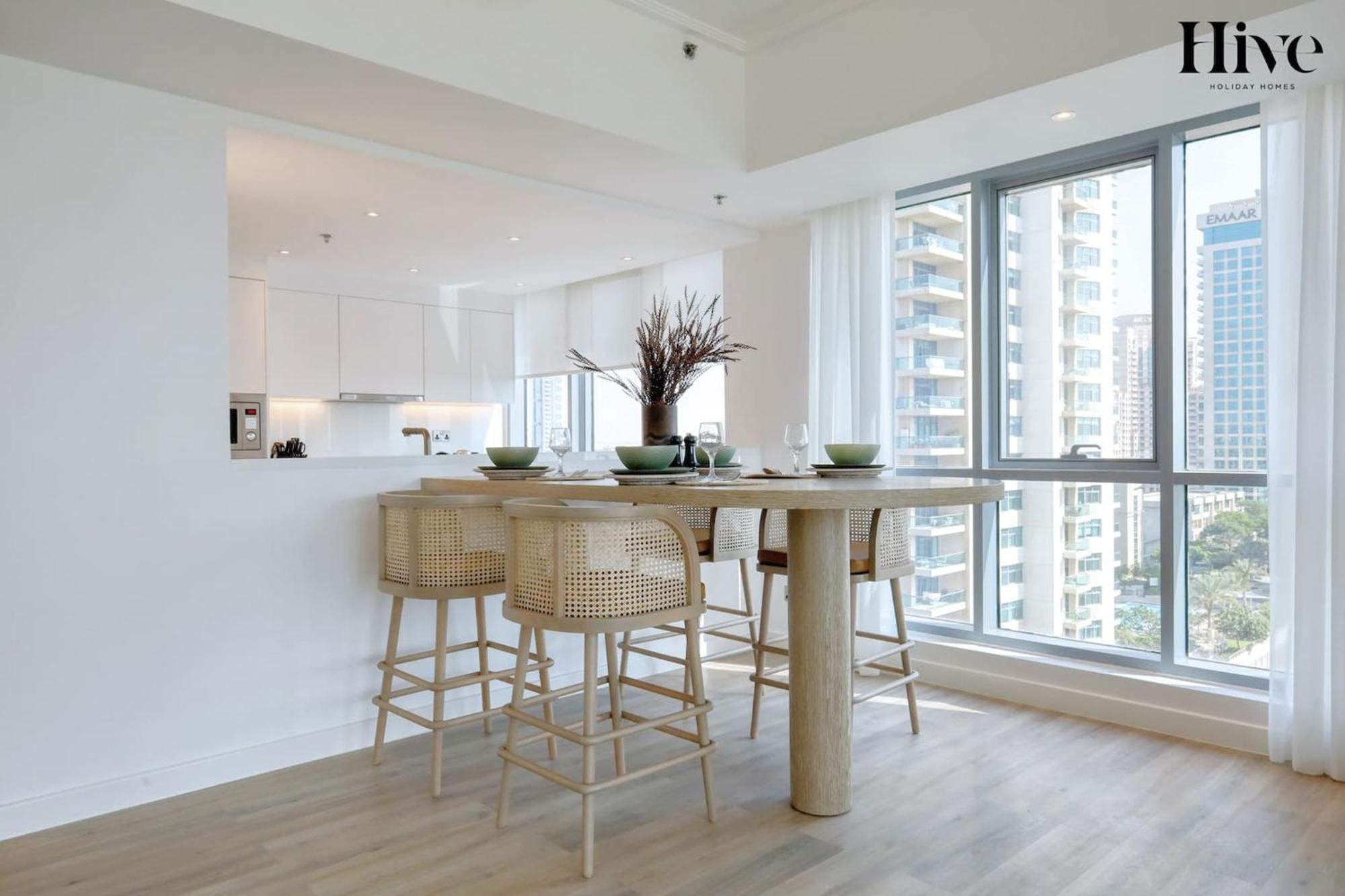Luxury 3 Bedroom With Golf Course Views *