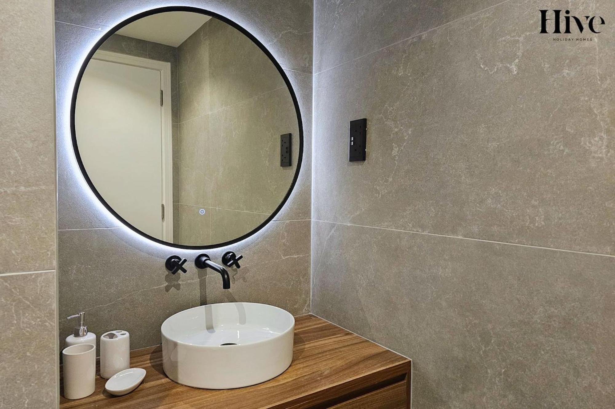 Apartment Stunning In Jlt Near Metro Dubai
