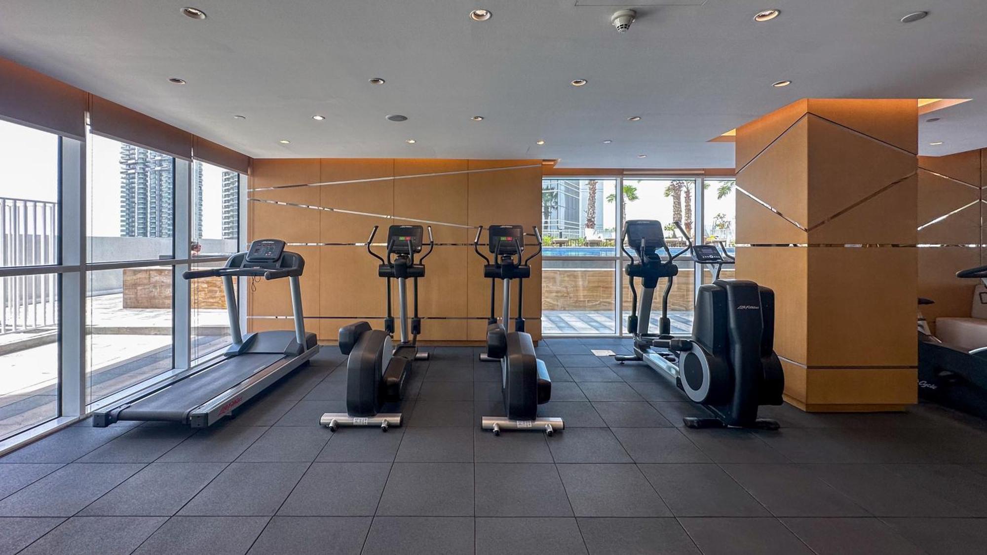 Apartment Waves - Elegant 28th Floor Studio In Carson A, Damac Hills *