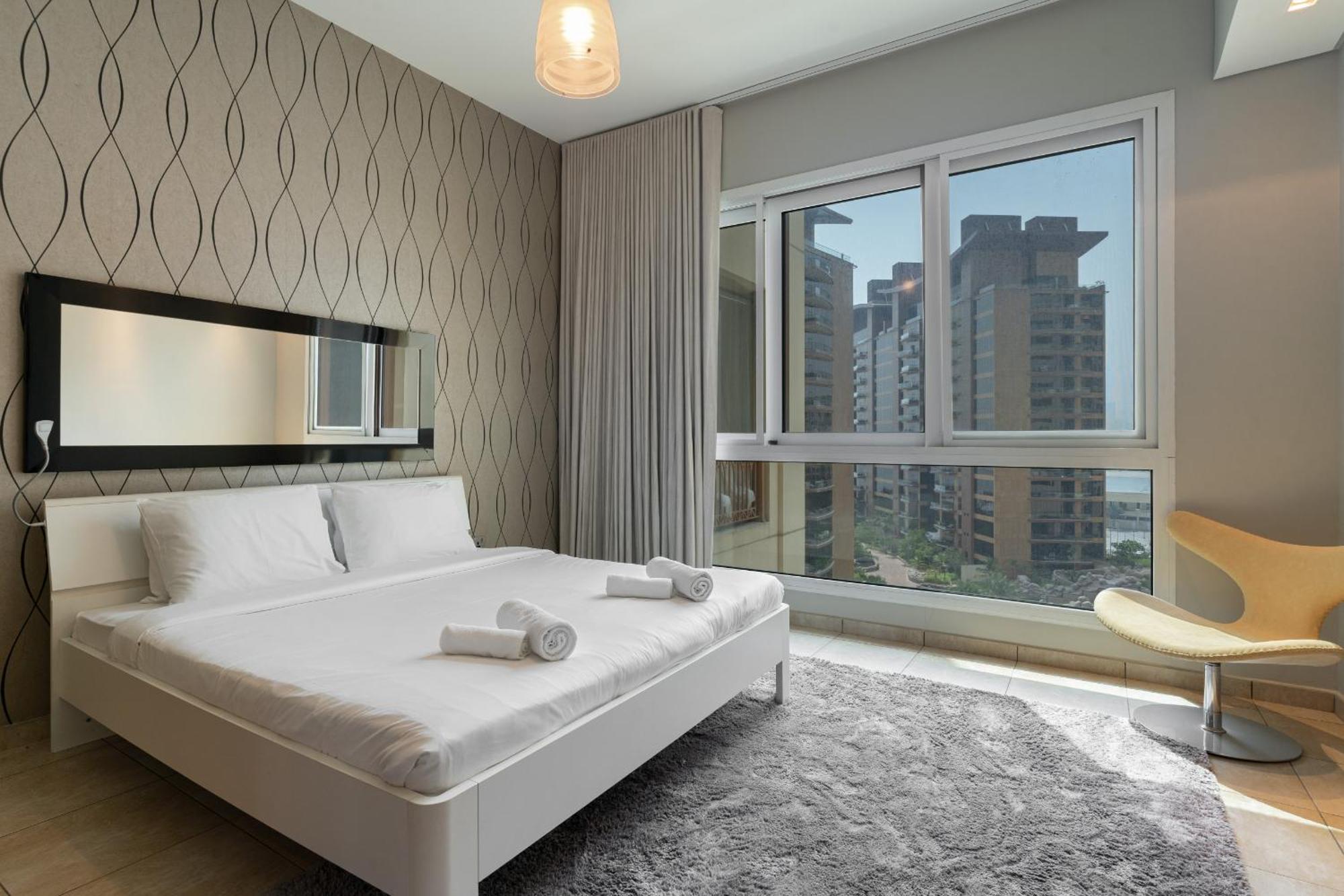 Family Living In Marina Residence, 2-bed, Palm Jumeirah - Allsopp&allsopp *