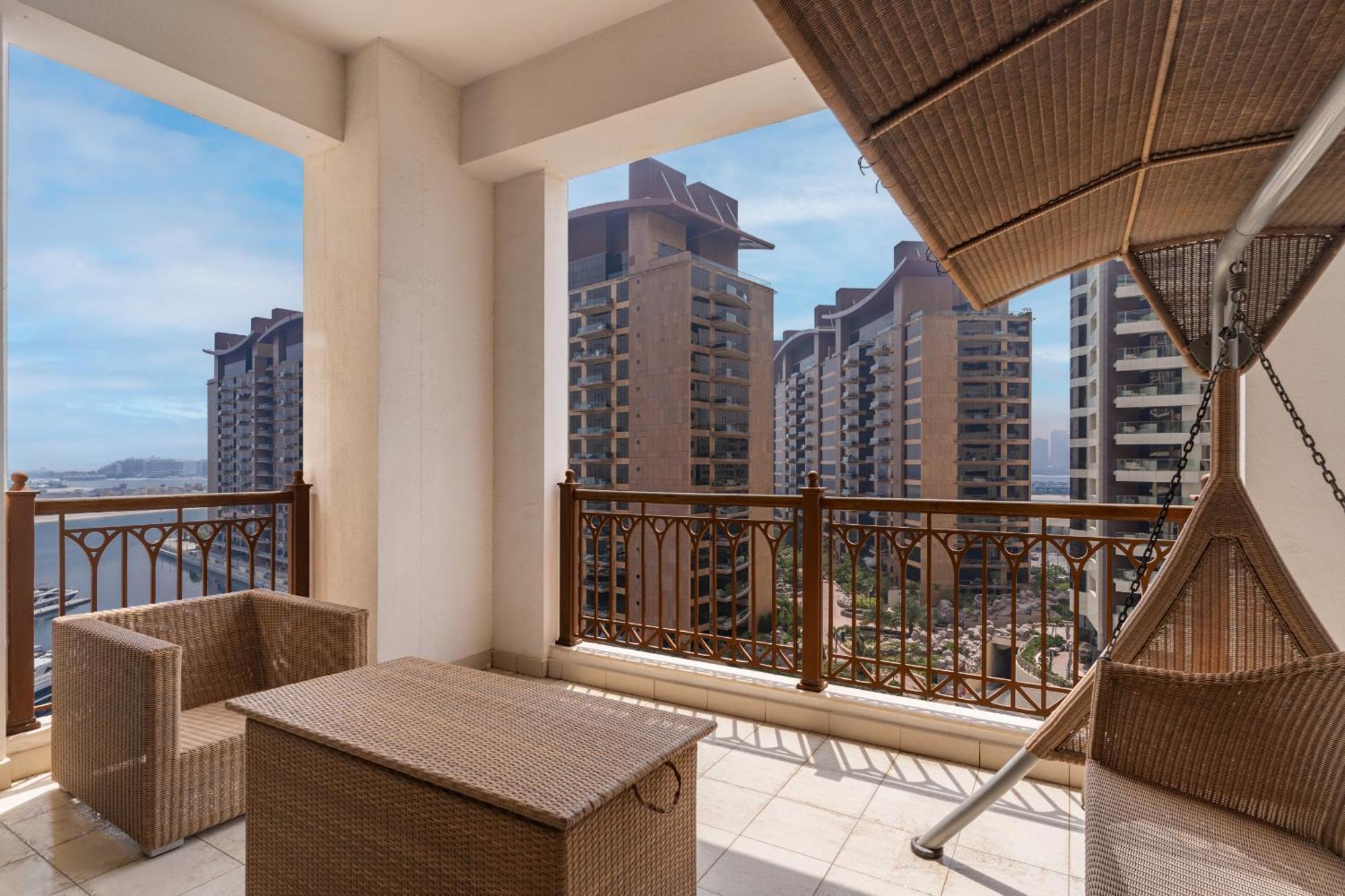 Family Living In Marina Residence, 2-bed, Palm Jumeirah - Allsopp&allsopp Dubai