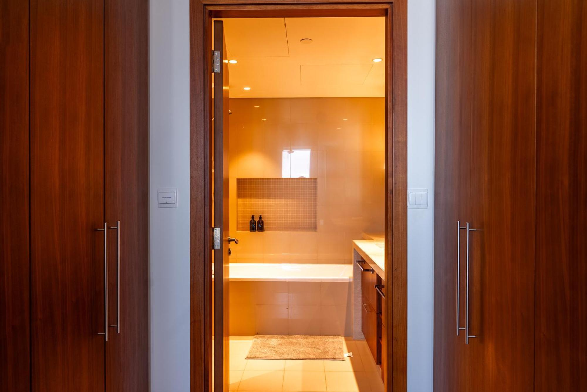 Luxury In Downtown - Boulevard Point