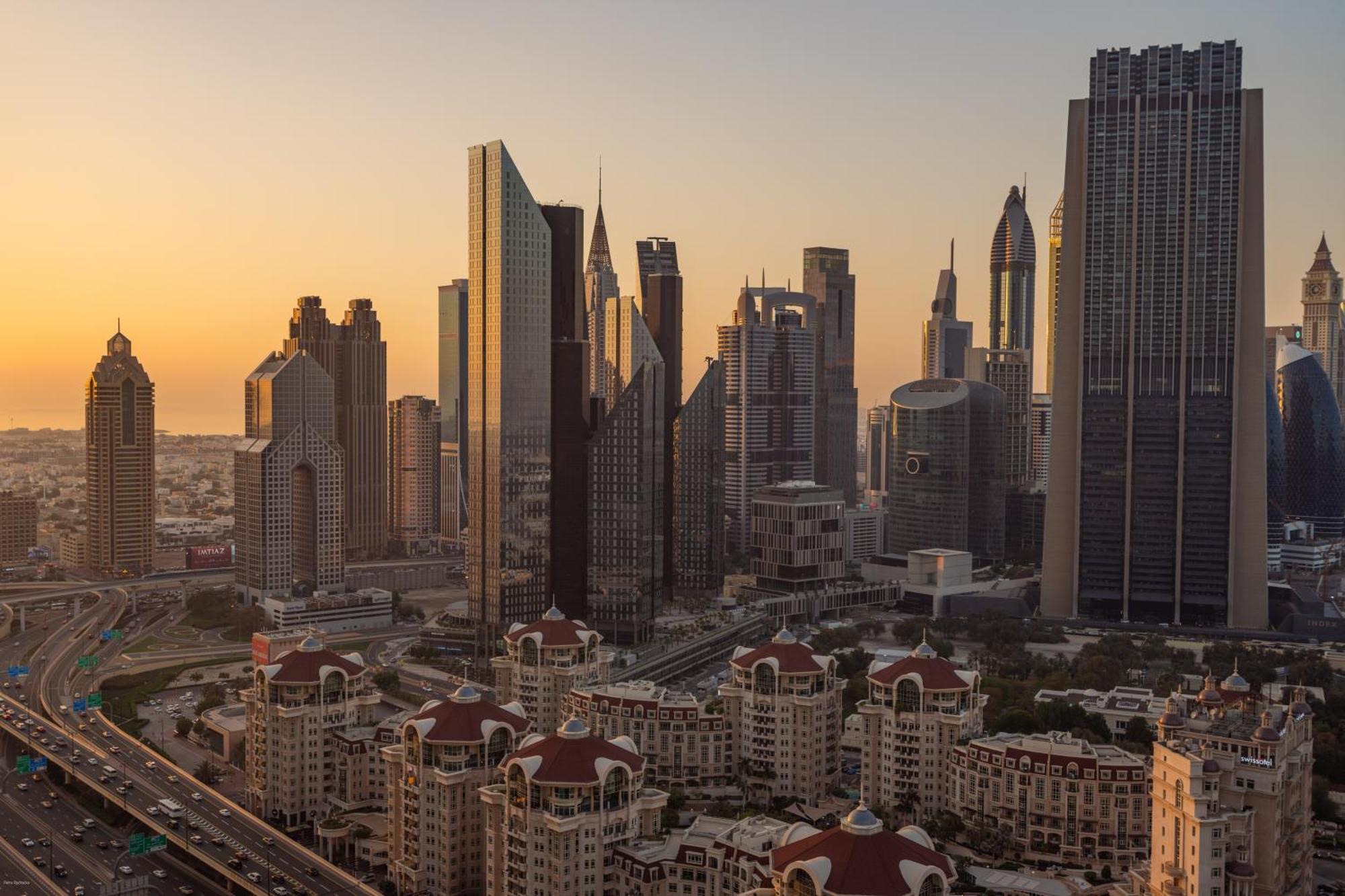 Ostay-fashion Avenue Mall * Dubai