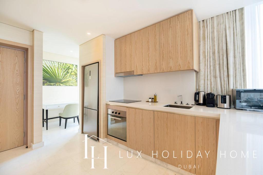 Lux Iconic Views At The Palm Tower 2 *