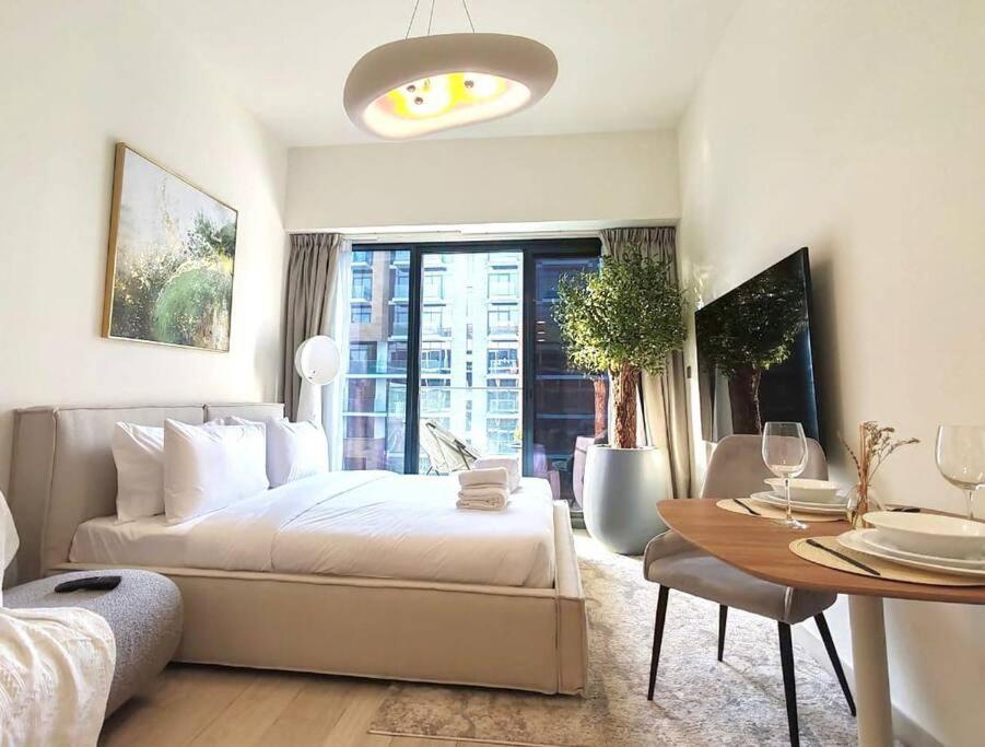 Unique By Skylight At Azizi Riviera 42 * Dubai