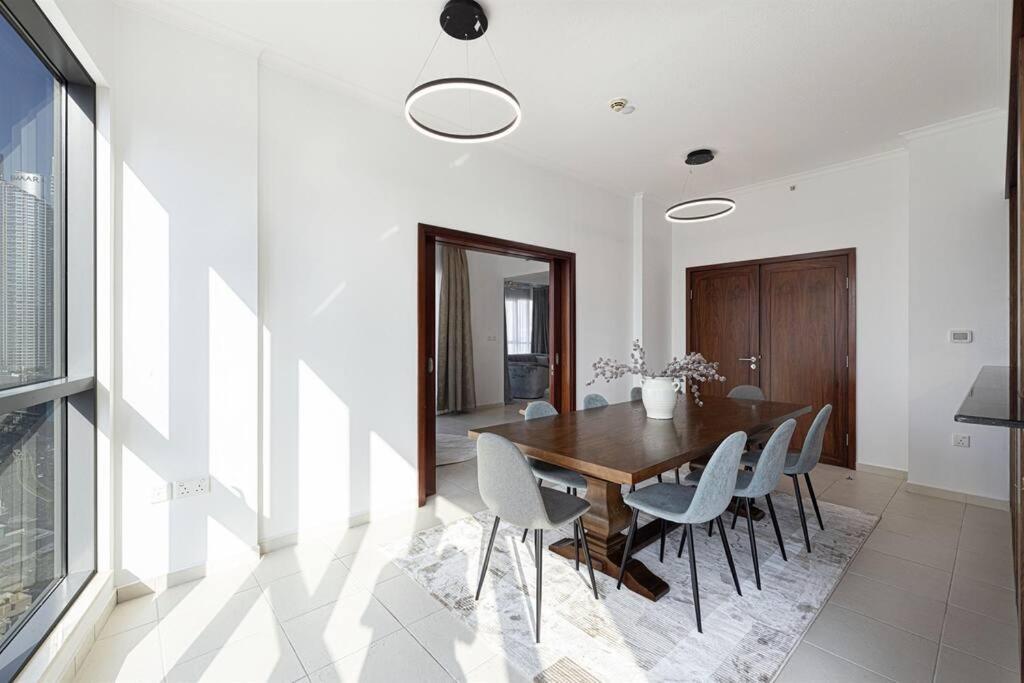 Downtown Delight 3br With Stunning Fountain Views * Dubai