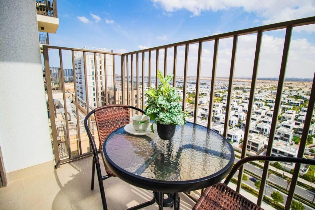 Apartment Amazing Views With Beautiful 2-bhk At Collective *