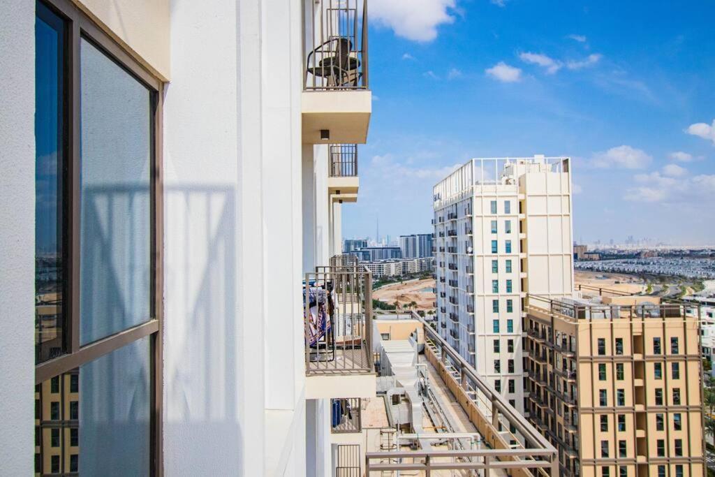 Amazing Views With Beautiful 2-bhk At Collective * Dubai
