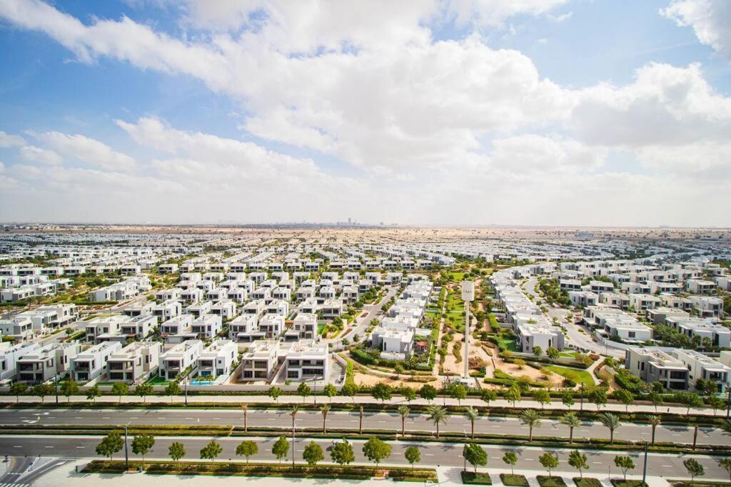 Apartment Amazing Views With Beautiful 2-bhk At Collective